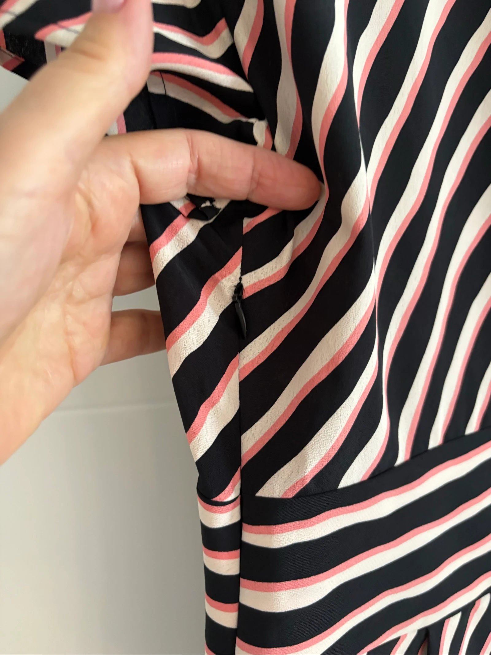 Robe Mango Suit rayée noire rose écrue – M – photo 6